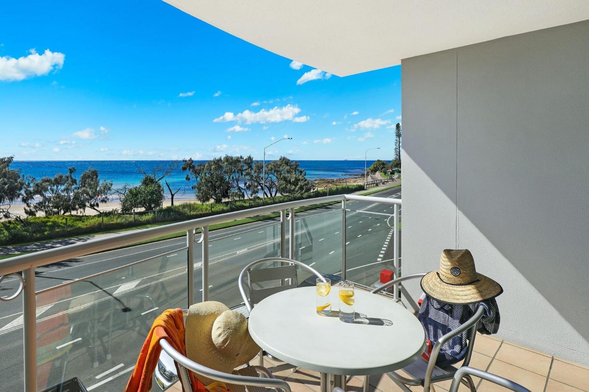 Grand Palais Beachside Resort Alexandra Headland Exterior foto