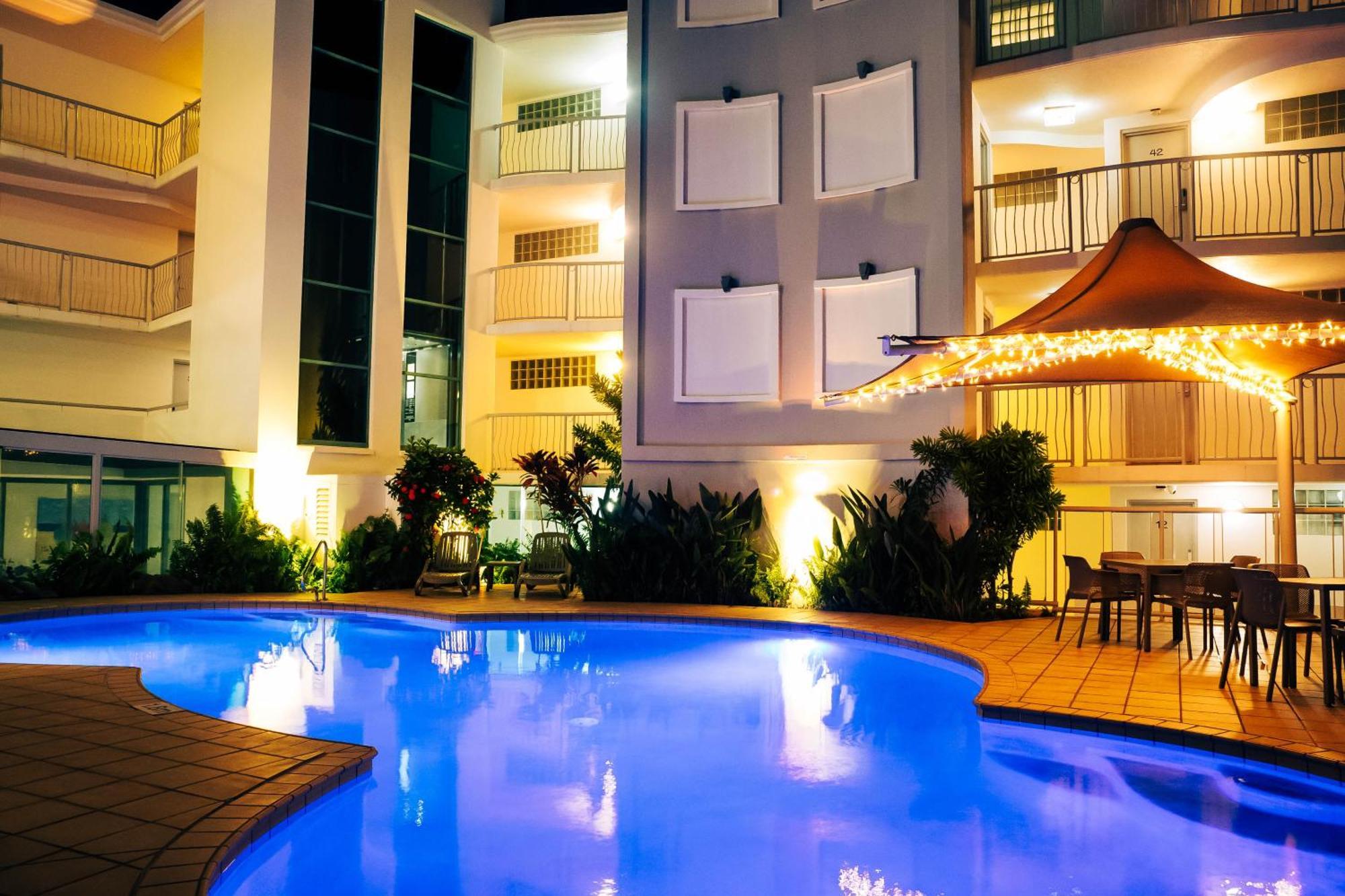 Grand Palais Beachside Resort Alexandra Headland Exterior foto