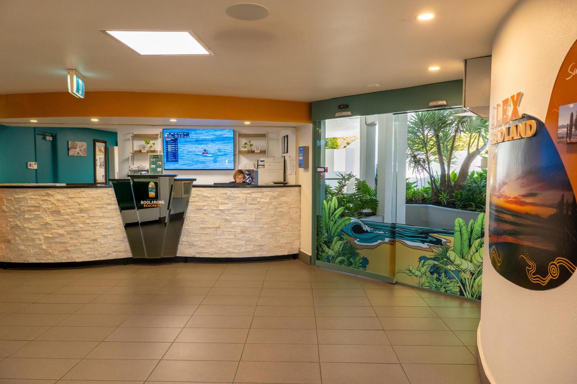 Grand Palais Beachside Resort Alexandra Headland Exterior foto
